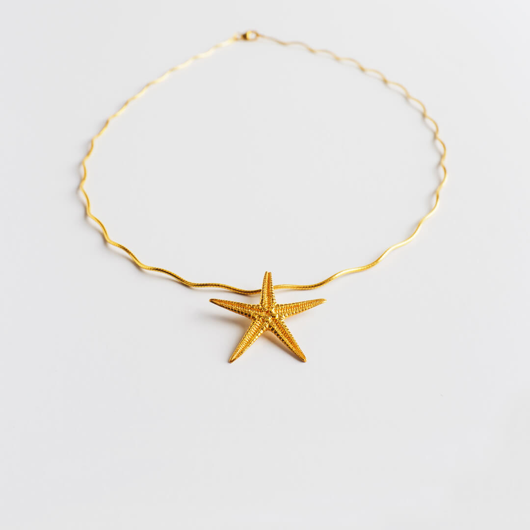 agapi-seastories-starfish-collier-toile-de-mer-dor-41-cm image 1