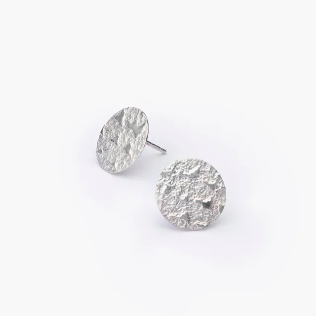atelier-claire-marie-steinmetz-moon-puces-argent-925-noir-12-mm image 1