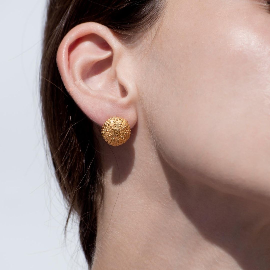 agapi-seastories-urchin-boucles-d-oreilles-oursin-dor image 4