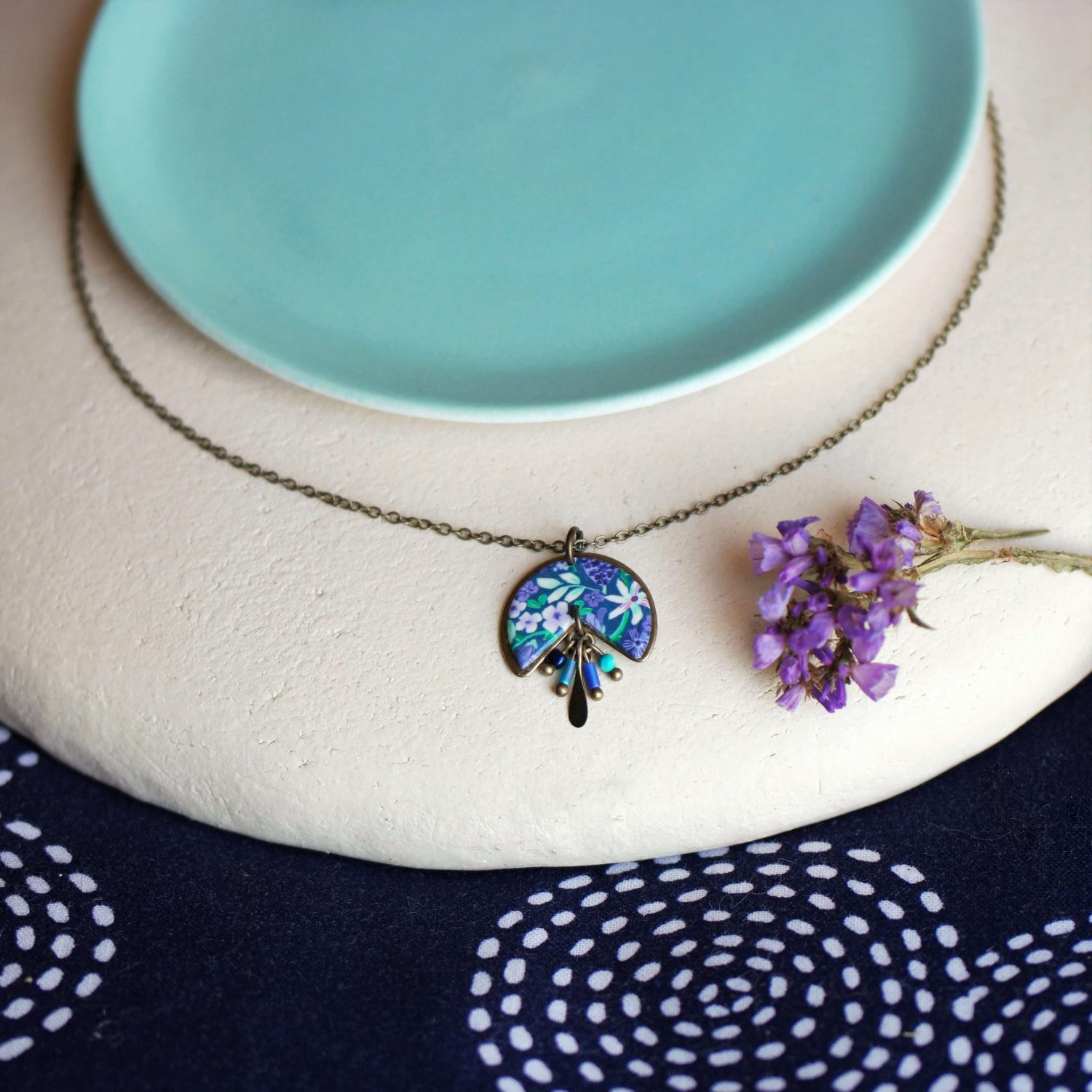 11prunes-hysope-collier-pendentif-rond-pampilles-bronze image 4