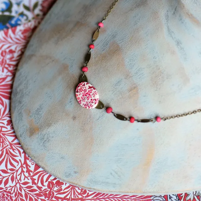 11prunes-astrance-collier-court-floral-rouge-laiton-41-cm image 1