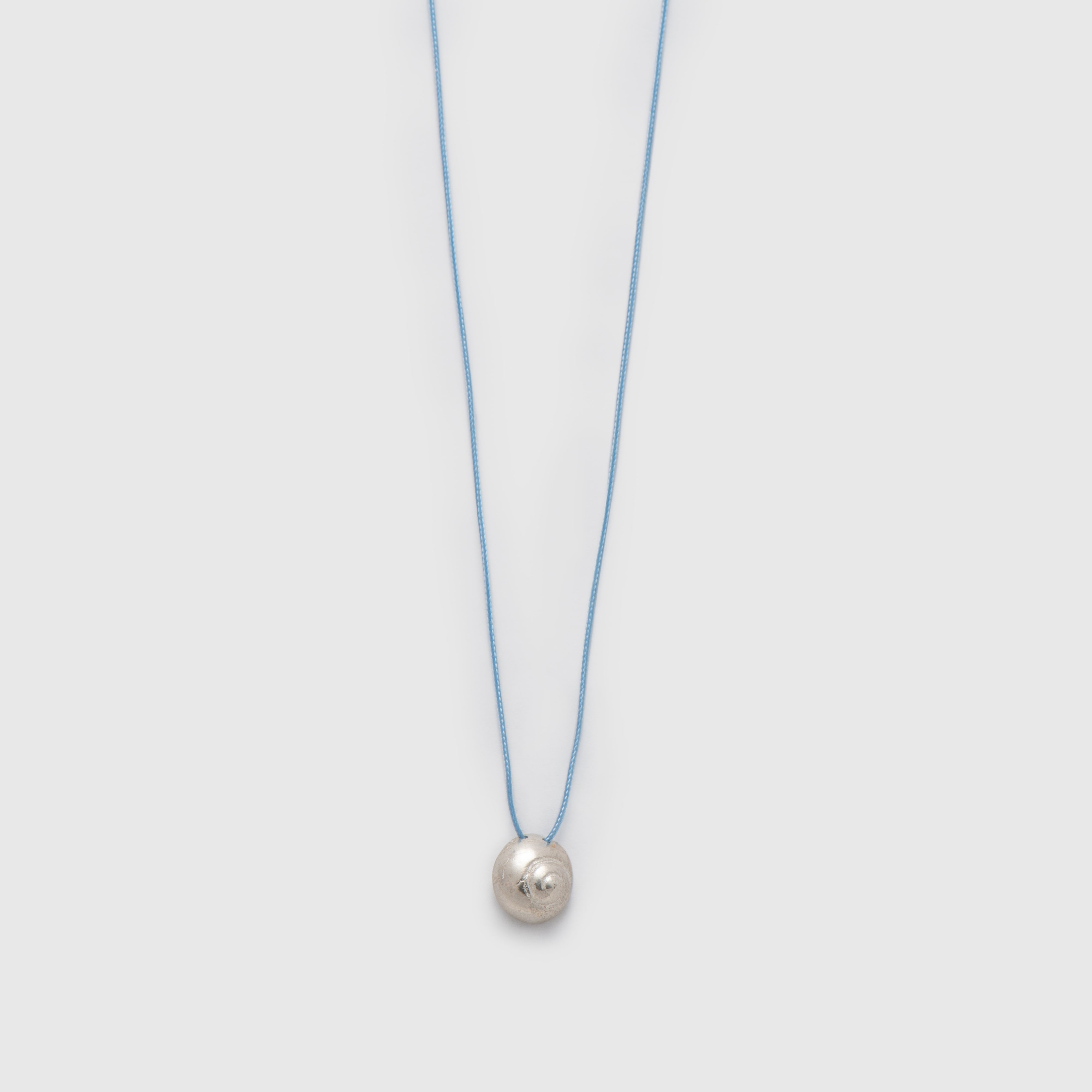 agapi-seastories-escargot-de-mer-collier-cordon-argent image 3