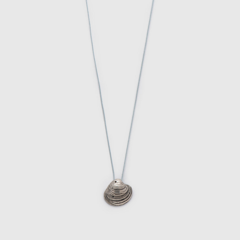 agapi-seastories-master-clam-collier-cordon-argent-925-oxydation-noire image 5