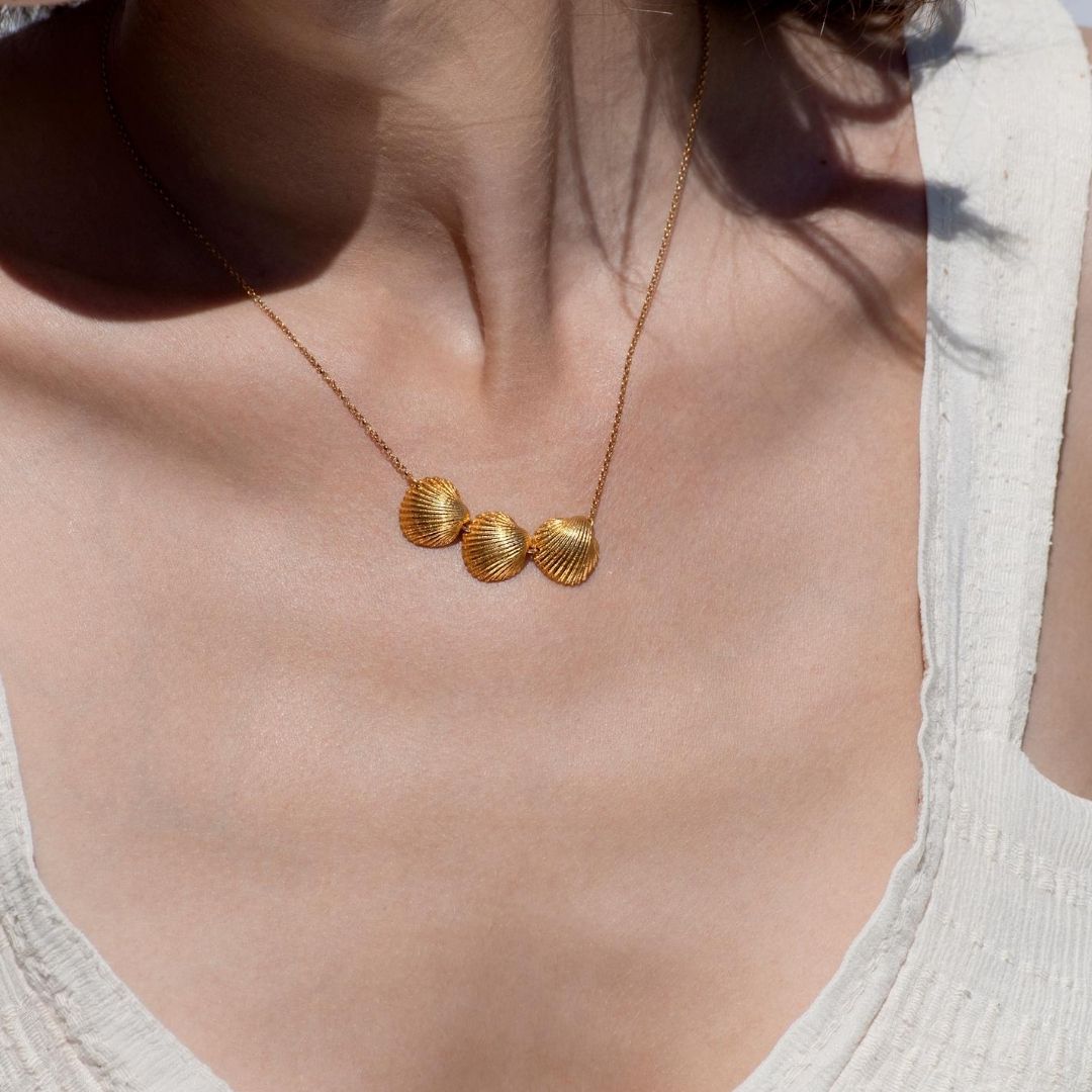agapi-seastories-oyster-collier-trois-hu-tres-dor-44-cm image 2