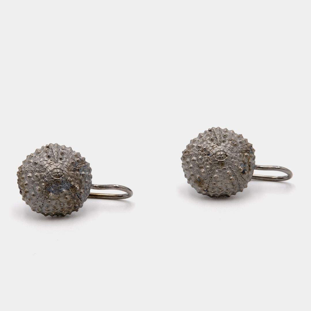 agapi-seastories-urchin-boucles-pendantes-rhodium-noir image 4