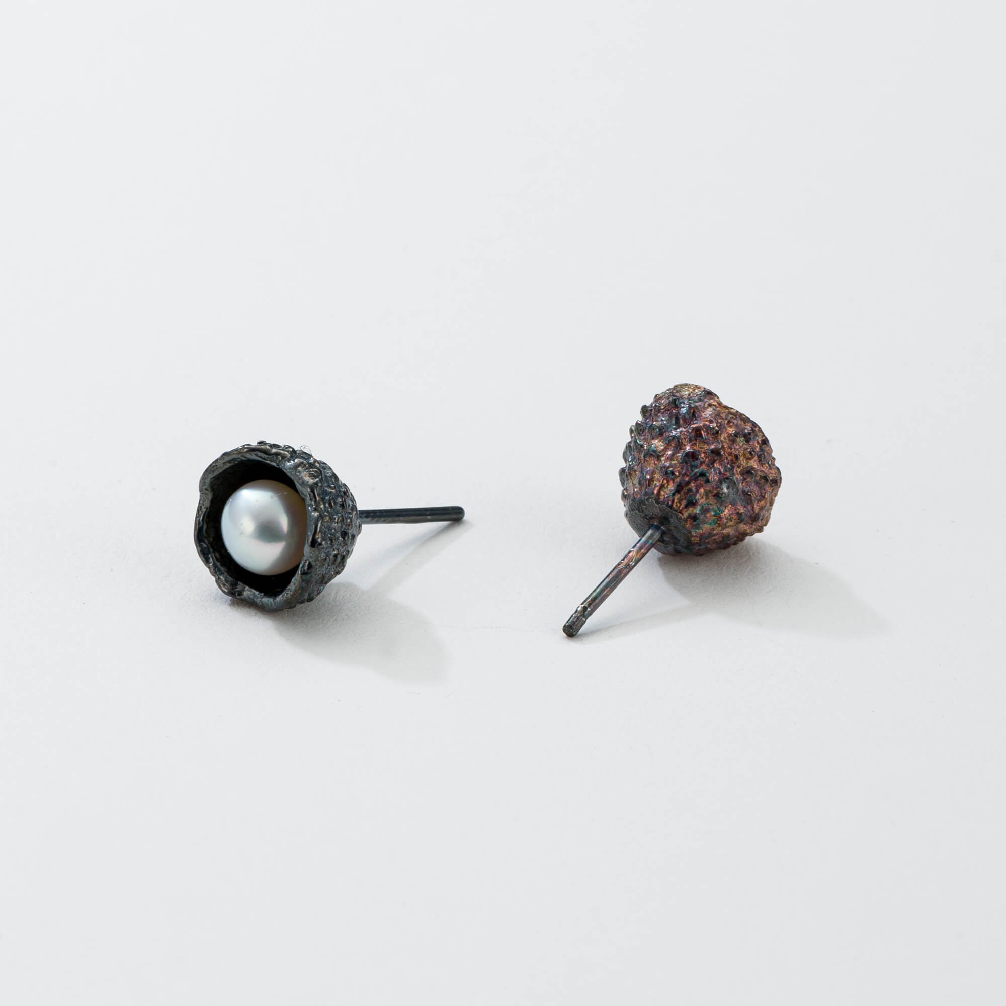 agapi-forestland-little-acorns-boucles-d-oreilles-perle-patine-rainbow image 3