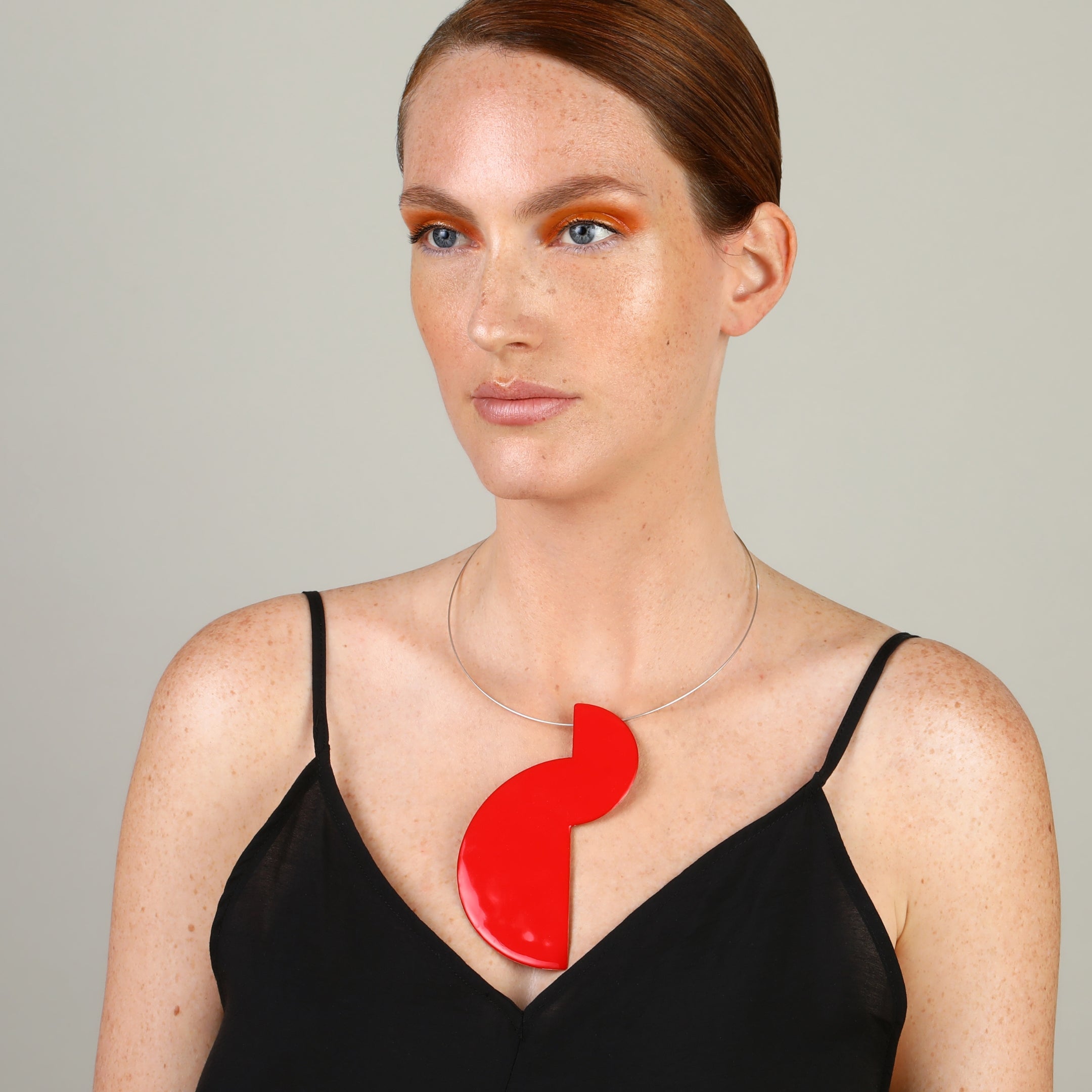 agapi-bau-jewels-balanced-i-tour-de-cou-rouge-mail image 2