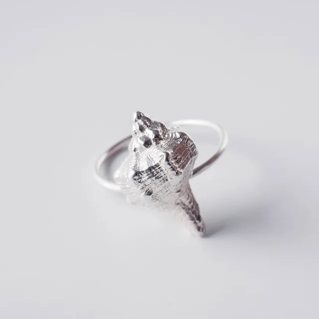 agapi-seastories-seashell-extravaganza-bague-argent-coquillage image 1