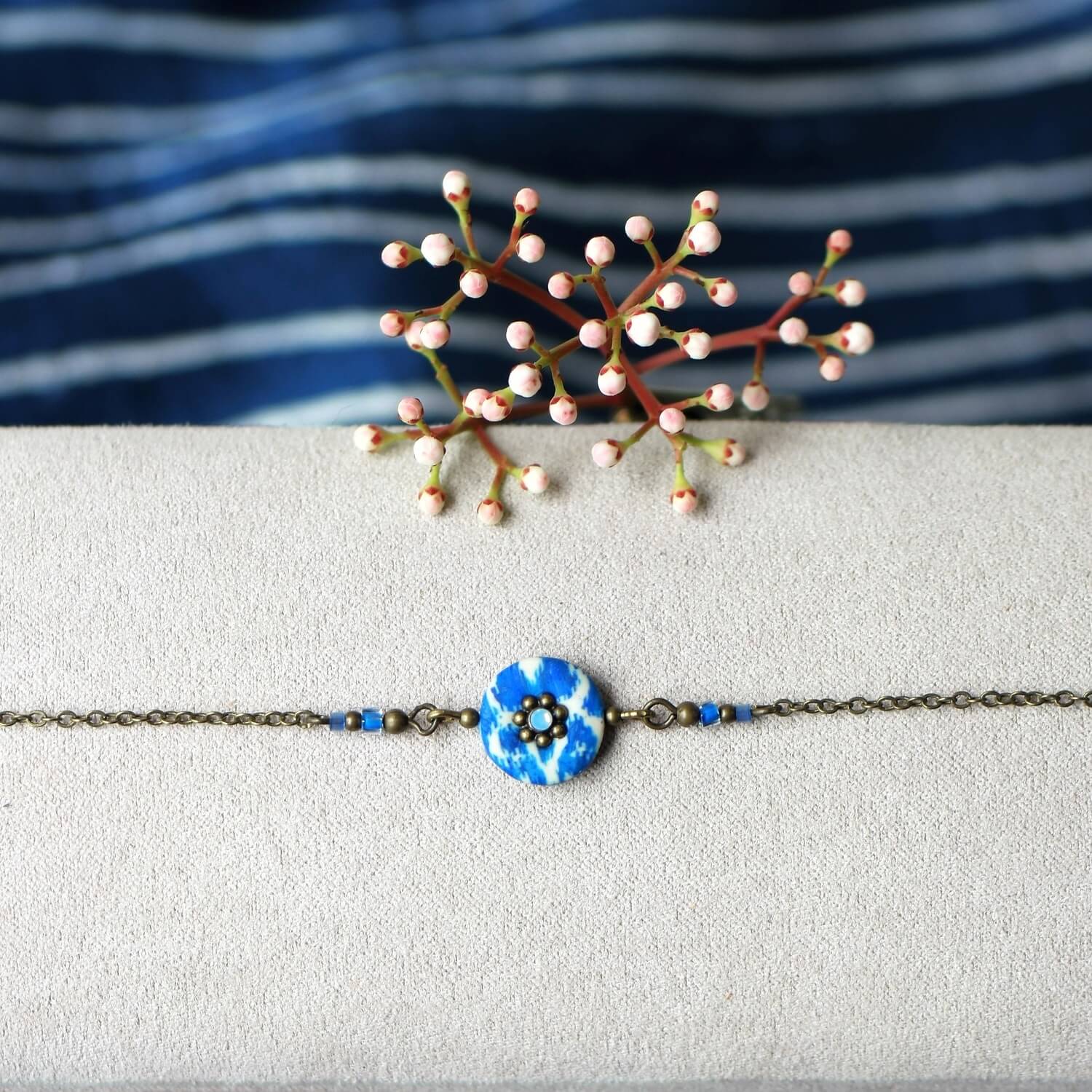 11prunes-nilufar-bracelet-laiton-ikat-bleu-swarovski image 3