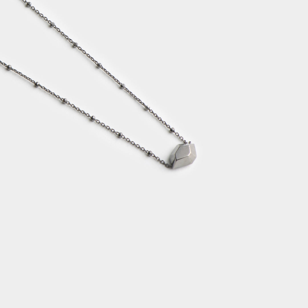 agapi-love-symbols-the-desire-collier-losange-rhodium-noir image 3