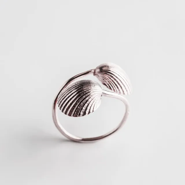 agapi-seastories-twin-oysters-bague-hu-tre-argent-925-ajustable image 1