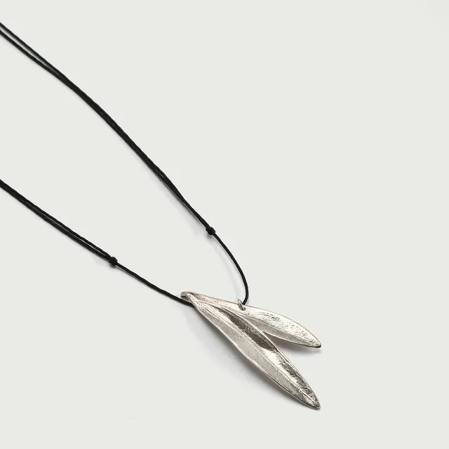 agapi-mediterranean-eirini-collier-feuille-olivier-argent image 1