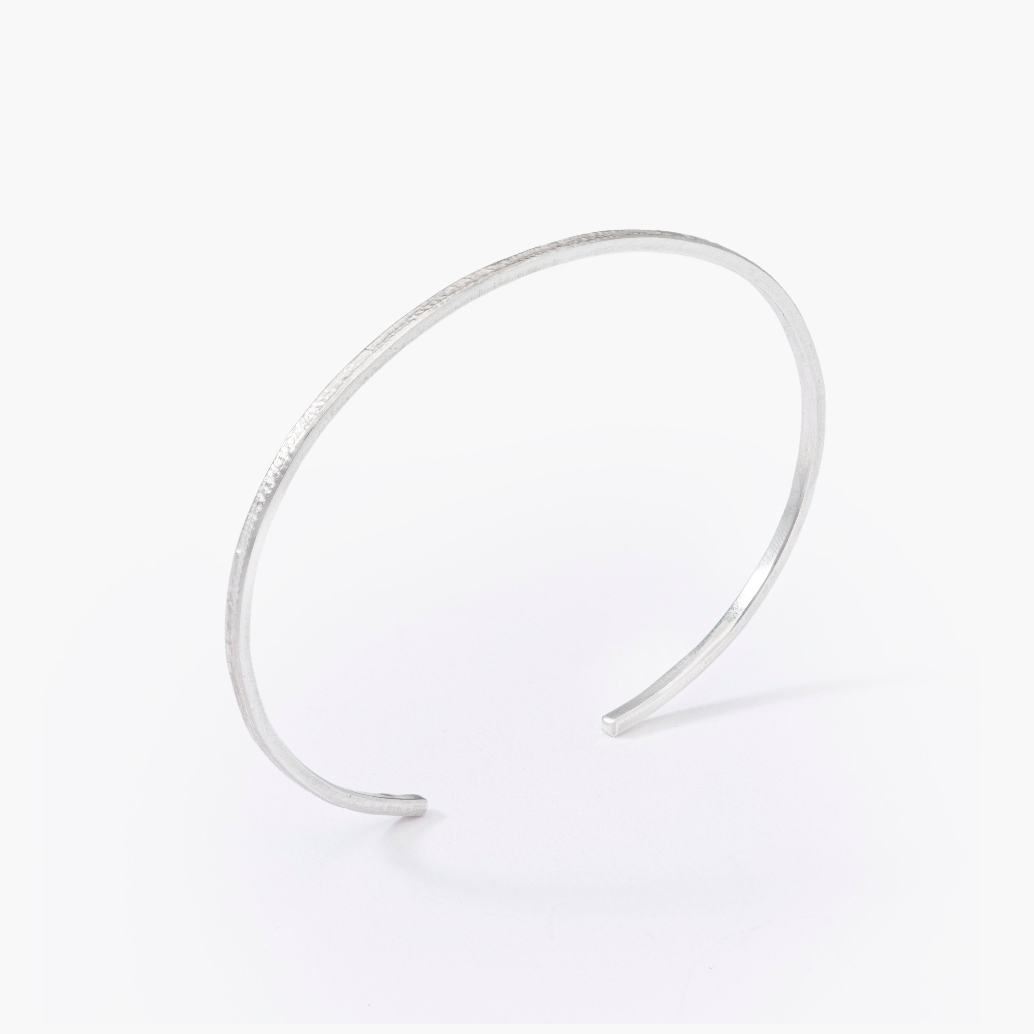 atelier-claire-marie-steinmetz-jonc-bracelet-argent-925-dentelle image 1