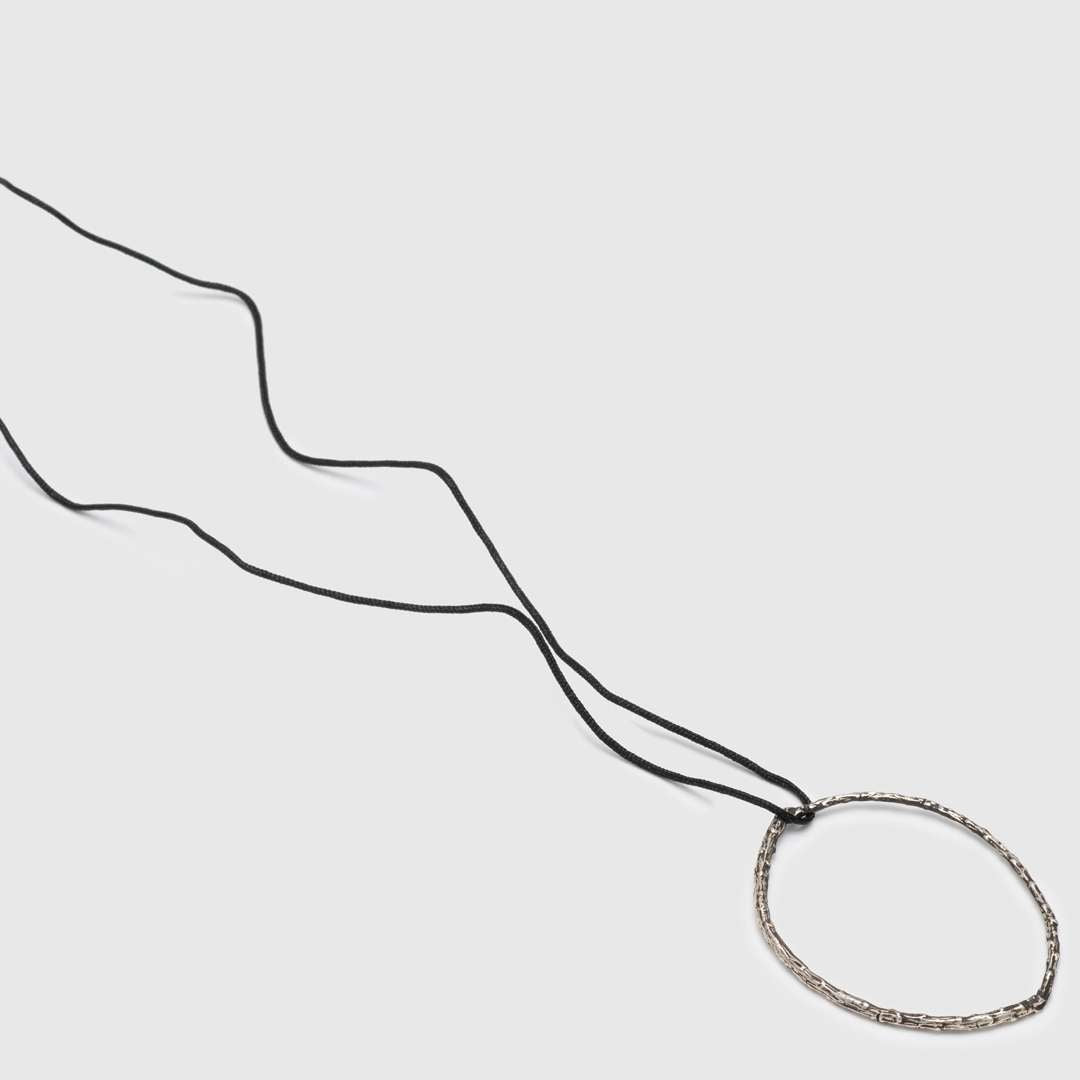 agapi-forestland-branch-hoop-collier-argent-noir-r-glable image 3