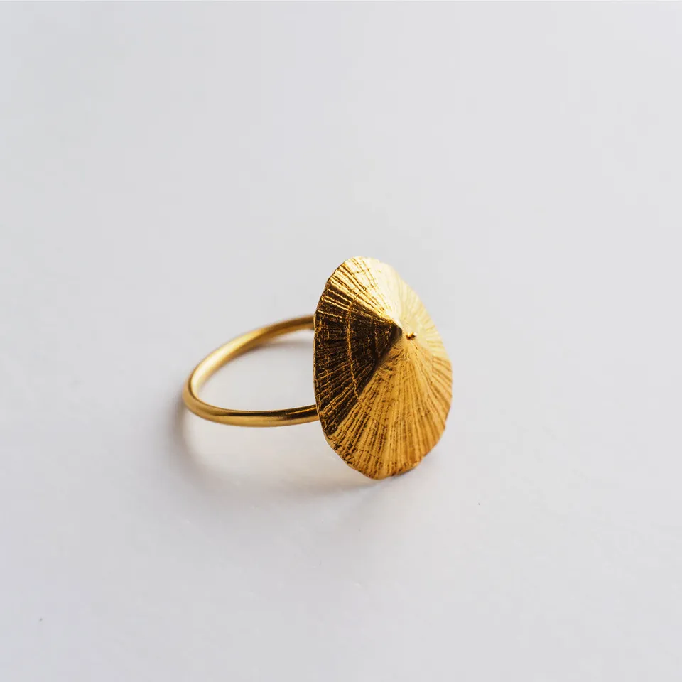 agapi-seastories-bague-favourite-limpet-dor-e-argent-925 image 1