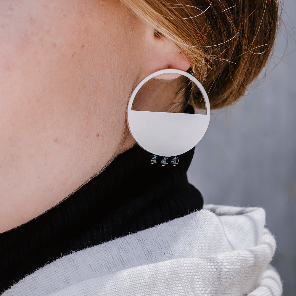 emmanuelle-hamet-eclipse-boucles-d-oreilles-argent-onyx-33-mm image 3