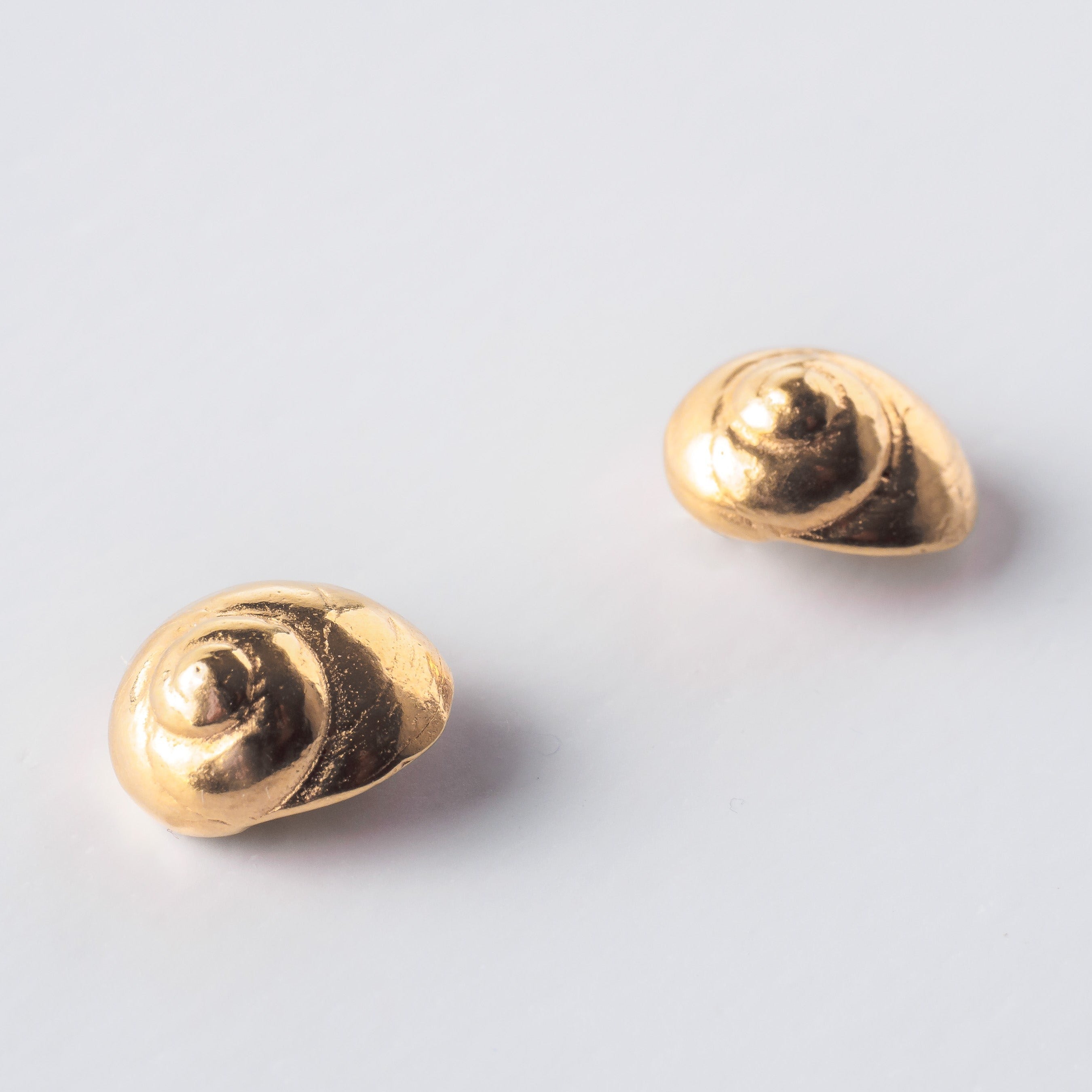 agapi-seastories-escargot-de-mer-puces-d-oreilles-argent-dor image 2