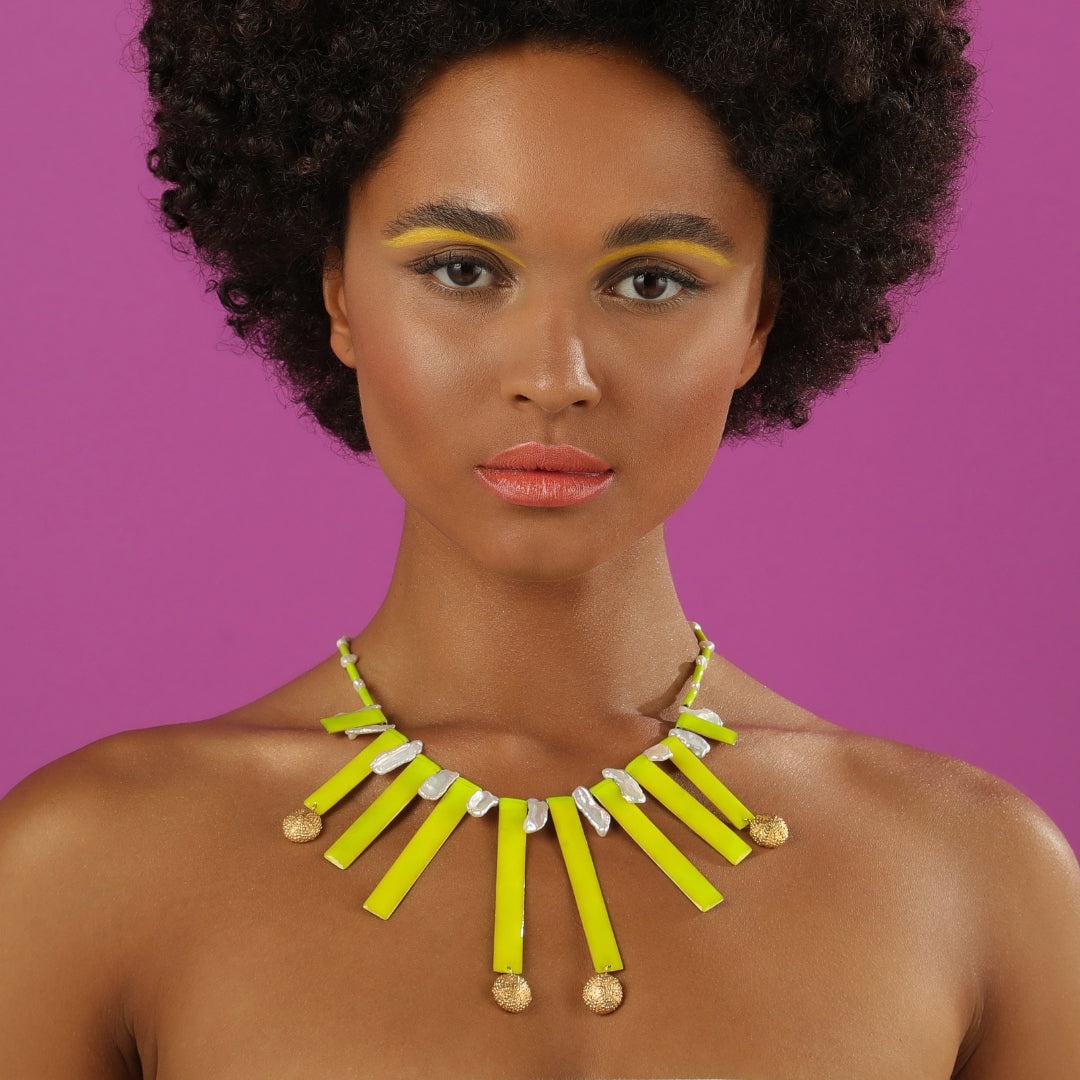 agapi-seastories-shell-symphony-collier-jaune-perles-dor image 2