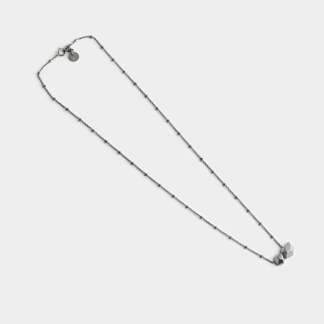 agapi-diamonds-dreams-repeated-dream-collier-rhodium-noir image 4