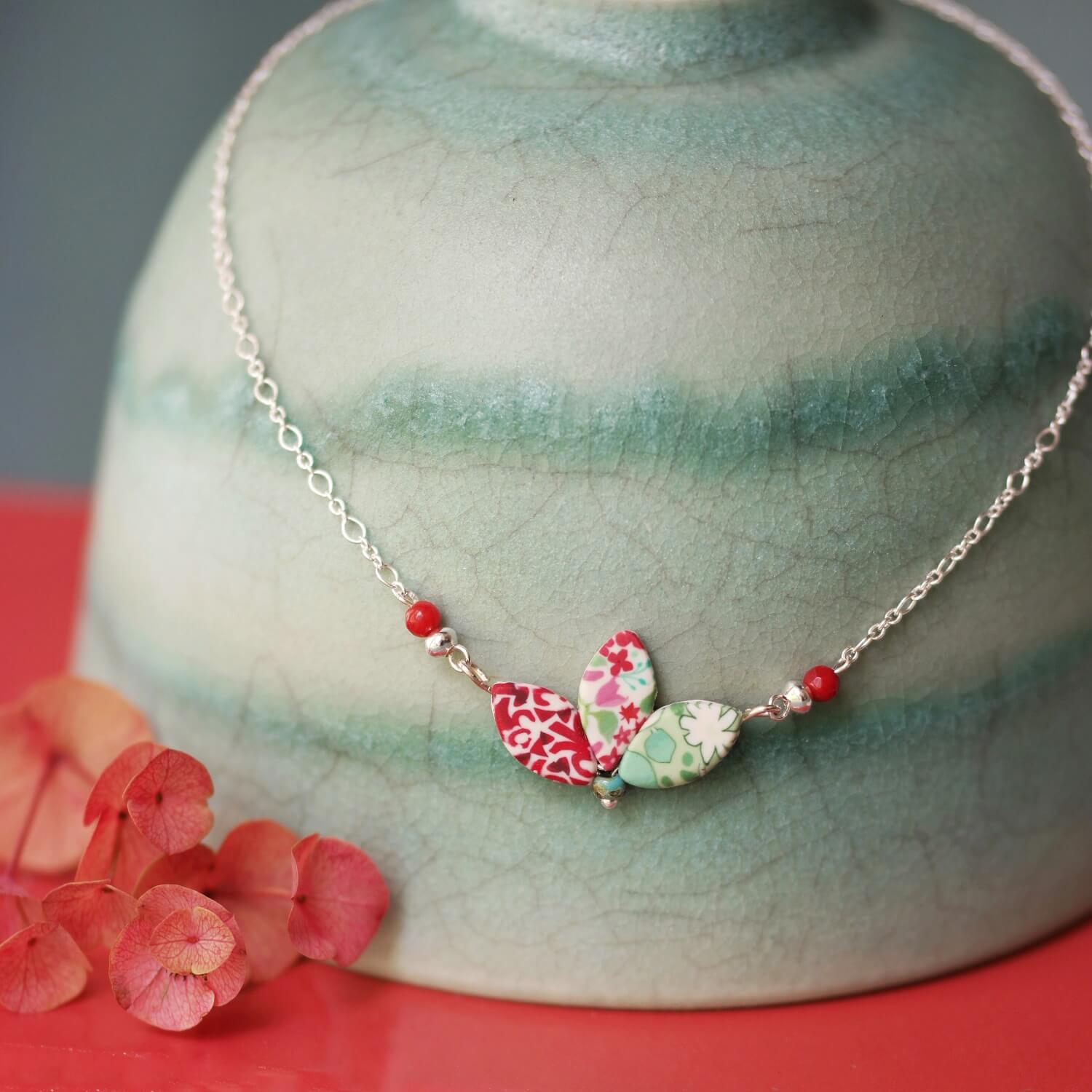 11prunes-sollya-collier-fleur-rouge-vert-d-eau-argent image 2