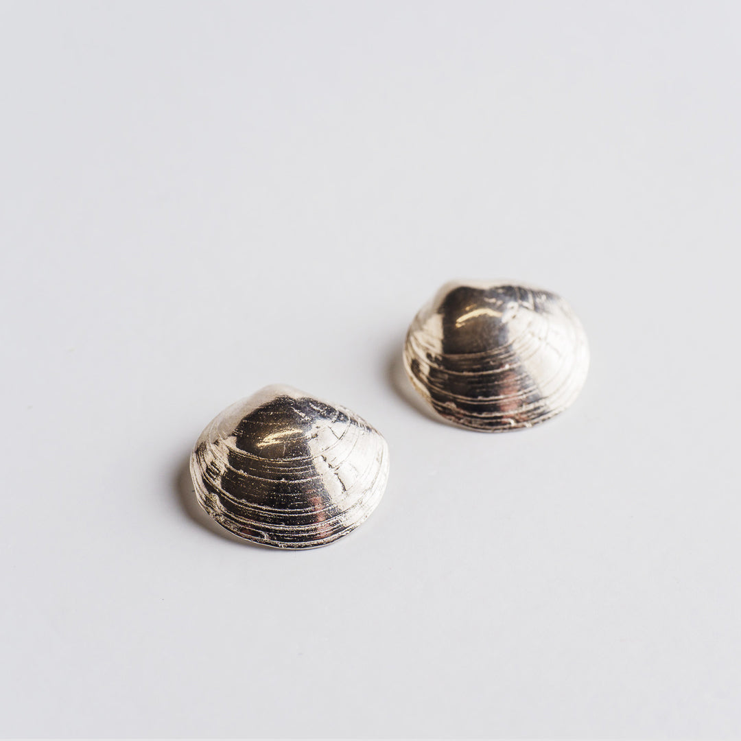 agapi-seastories-clous-d-oreilles-coquillage-argent-925 image 3