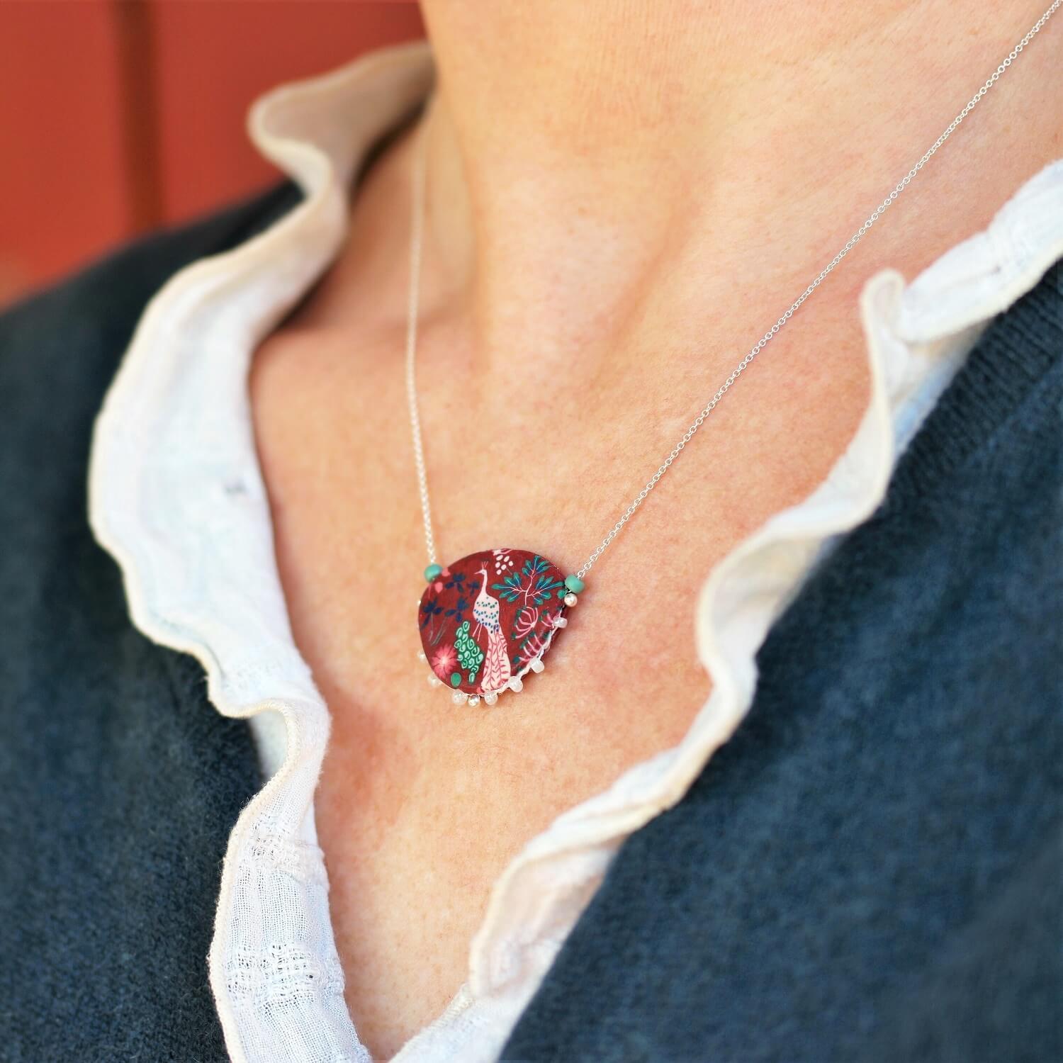 11prunes-pigamon-collier-pendentif-paon-bordeaux-argent-925 image 1