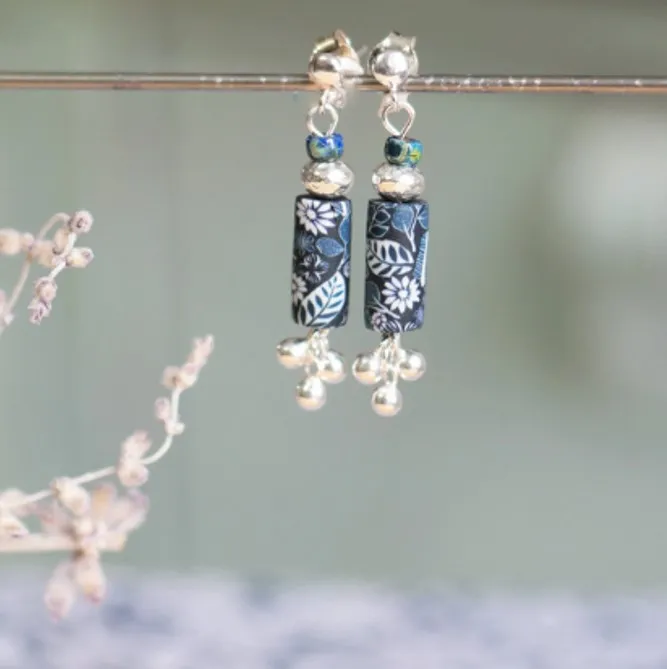 11prunes-hell-bore-boucles-d-oreilles-pendantes-bleu-blanc image 1